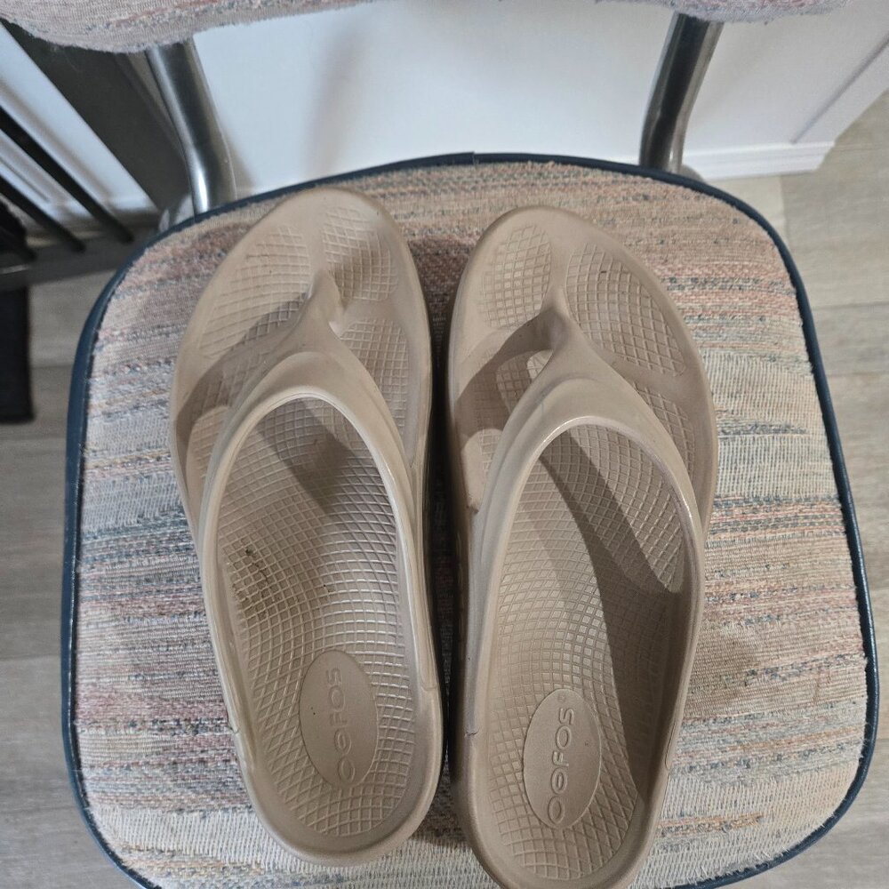 Oofos sandals
